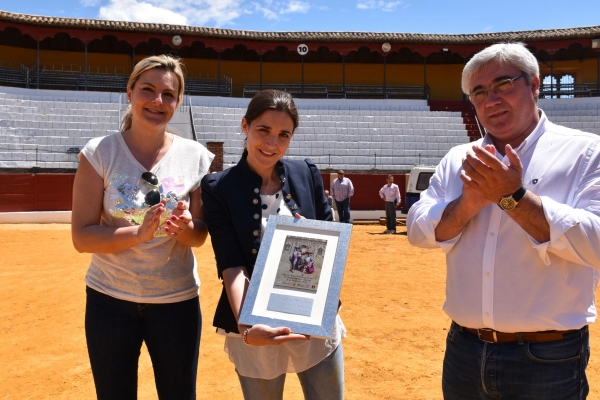 pvbbaeza180715374D5B-E7F6-93AB-705A-EAA79D0157CA.jpg